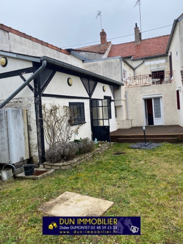 A SAISIR, DUN SUR AURON, Maison avec dépendances et jardin