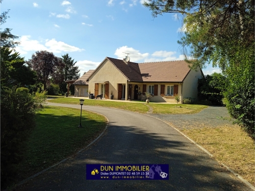 EXCLUSIF, ESTIVAREILLES, Maison avec garages et jardin