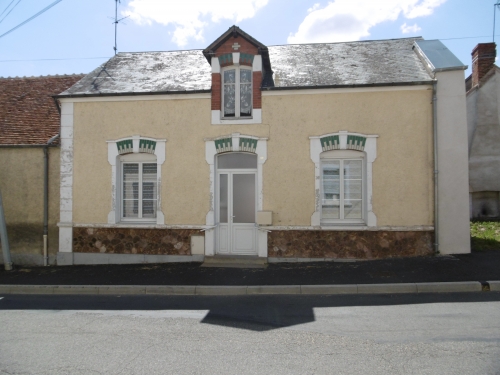 EXCLUSIF, DUN SUR AURON, Maison d'habitation avec cour