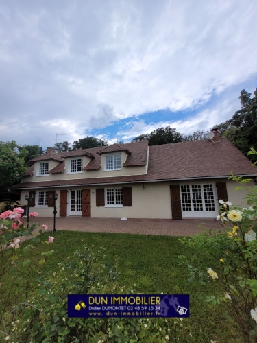 EXCLUSIF, FORET DE TRONCAIS, Longère avec garages et jardin